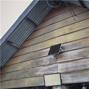 Projektor LED solarny V-TAC 30W pilot auto timer IP65 czarny VT-240W 6400K 2600lm