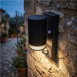 Kinkiet ogrodowy V-TAC GU10 czujnik aluminium w dół IP44 czarny VT-10174PIR 3 lata gwarancji