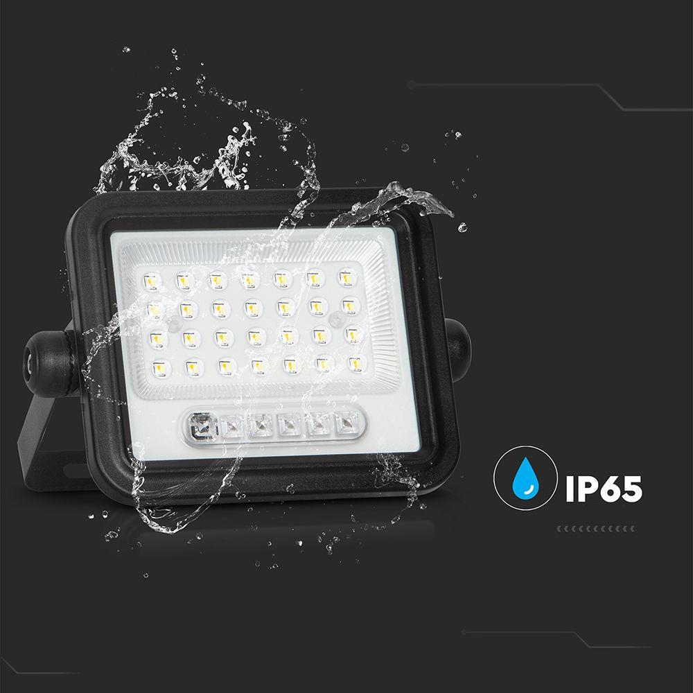 Naświetlacz LED solarny V-TAC 6W CCT pilot auto timer IP65 czarny VT-54W 700lm 3 lata gwarancji