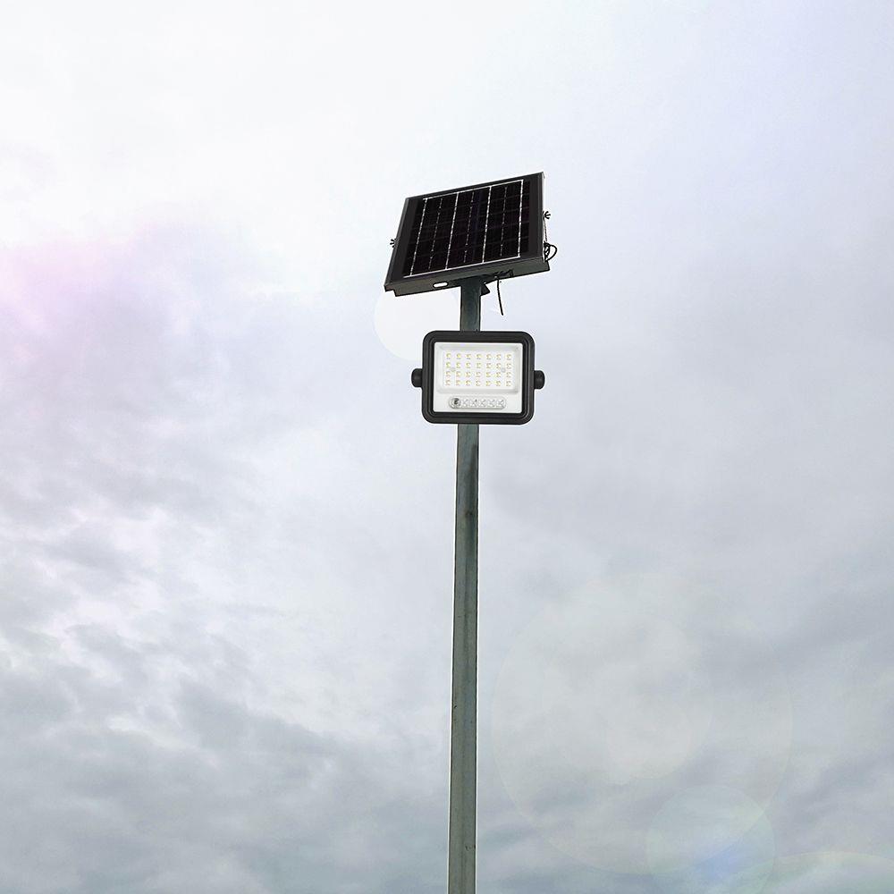 Naświetlacz LED solarny V-TAC 6W CCT pilot auto timer IP65 czarny VT-54W 700lm 3 lata gwarancji